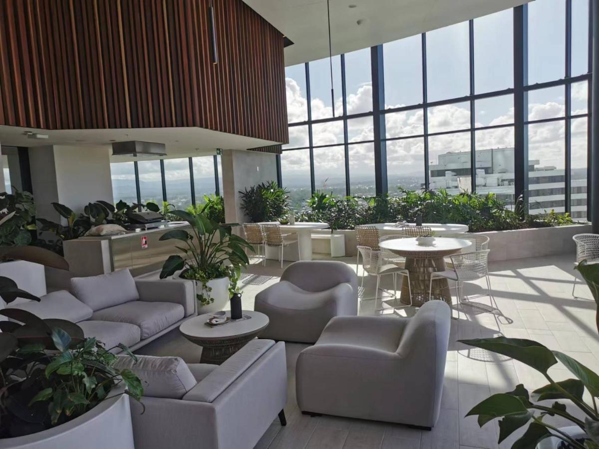 2 Bedroom Luxurious Family Apartment On 40Th Floor With Amazing Ocean Coastline Broadbeach Gold Coast Gc40 Екстер'єр фото
